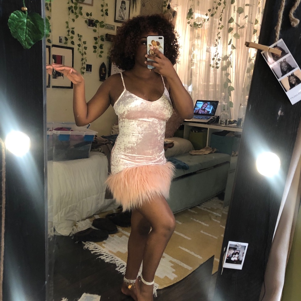 PINK FLUFF DRESS - Picture 3 of 5
